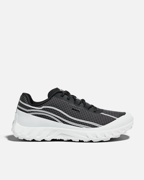 002 'Summit Black'