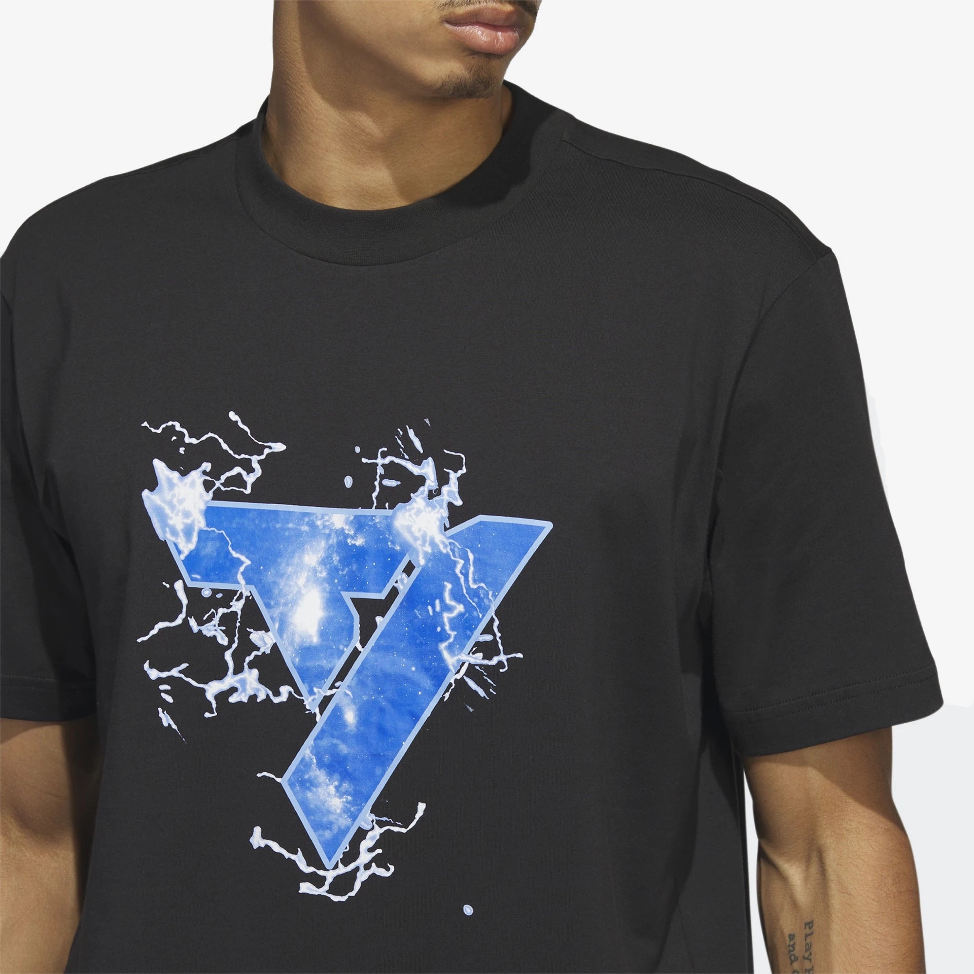 Adidas Originals | TRAE HC GRAPHIC TEE  { BLACK