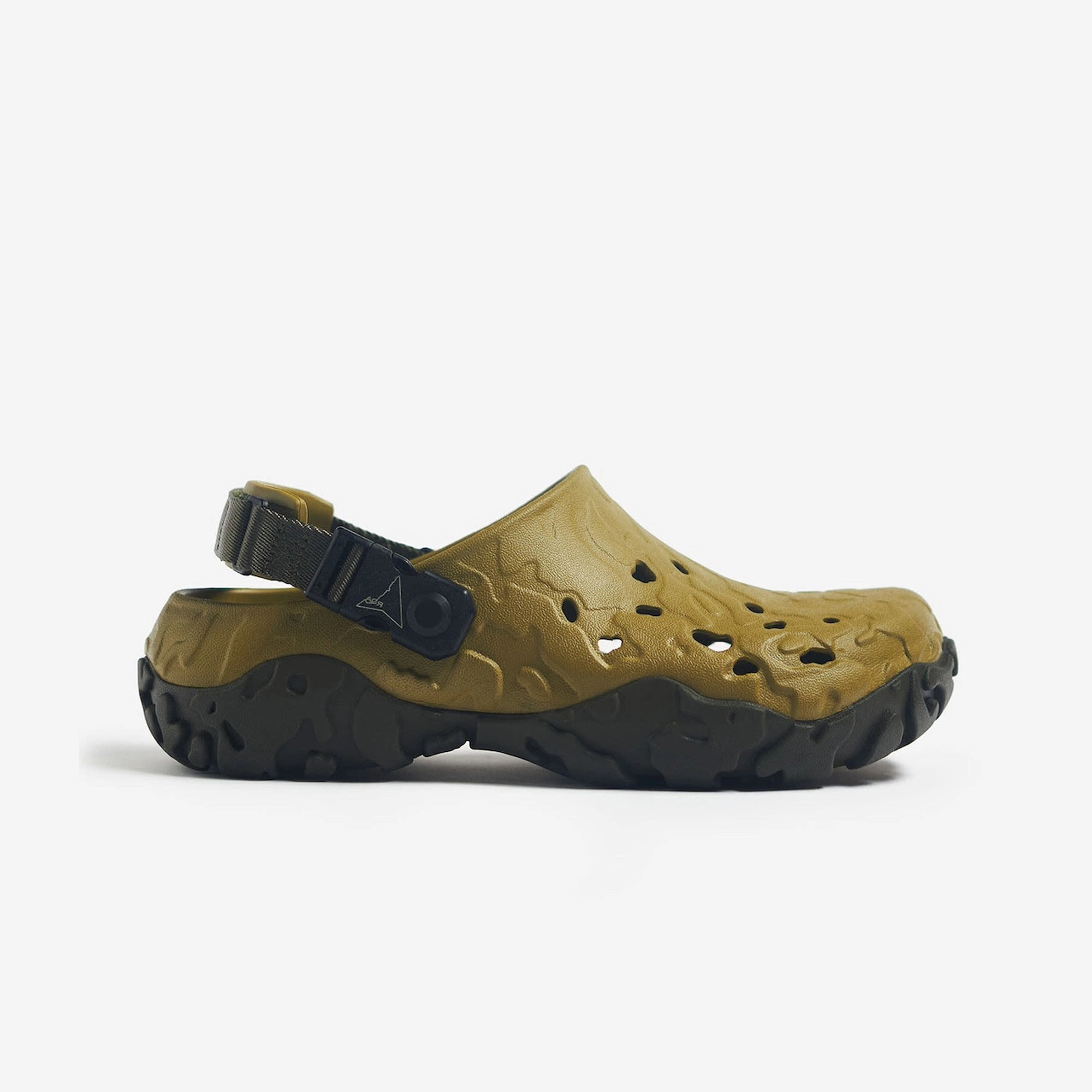 Crocs | ROA X CROCS ATATLAS CLOG  { ALOE/MLTI