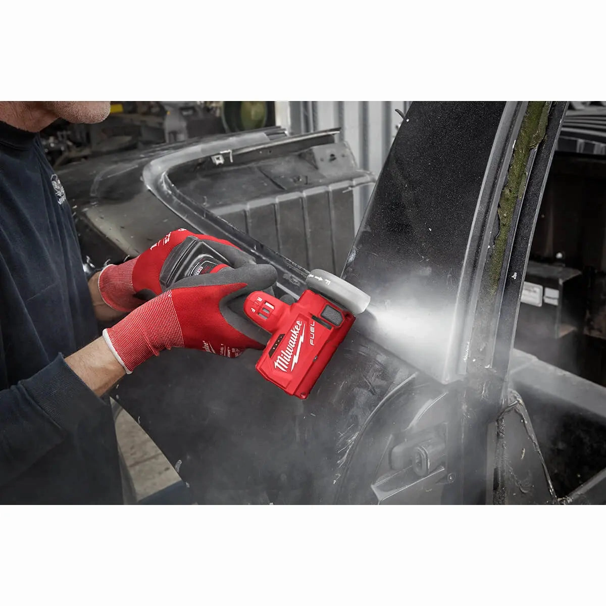 Milwaukee 2522-21XC - M12 FUEL™ 3 in. Compact Cut Off Tool Kit